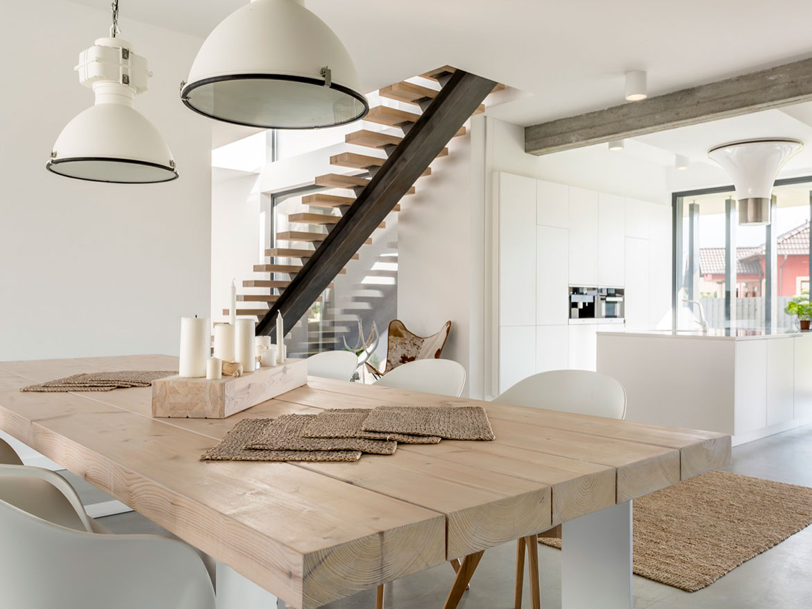 030 Apartment in complex building